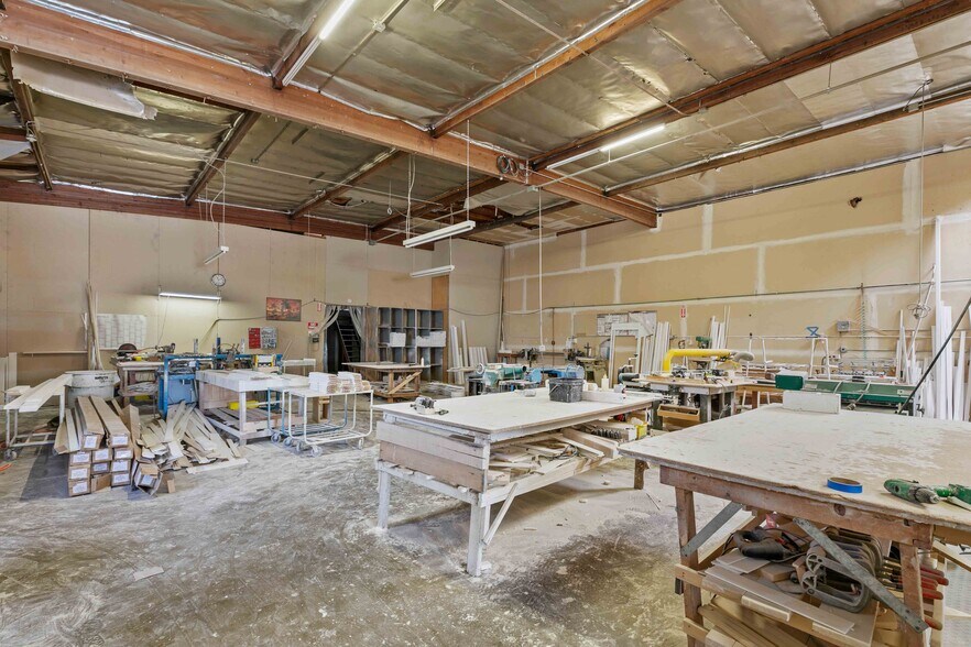 More Photos Of 8115 Lankershim Blvd, North Hollywood Warehouse For Lease