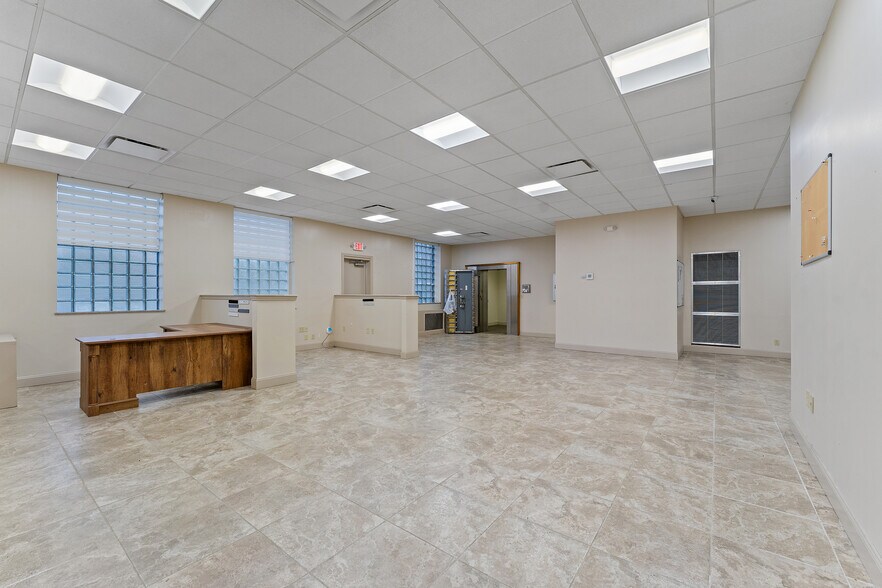 More Photos Of 403 Tenney Ave, Campbell Bank For Sale