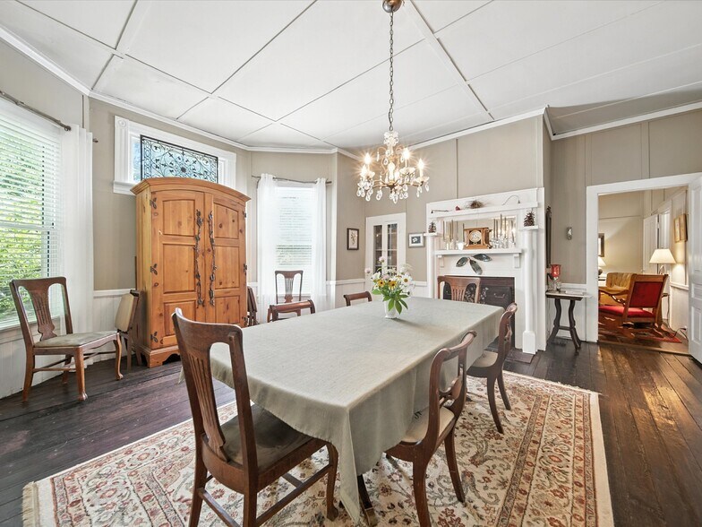 More Photos Of 221 N Main St, Clover Hospitality For Sale