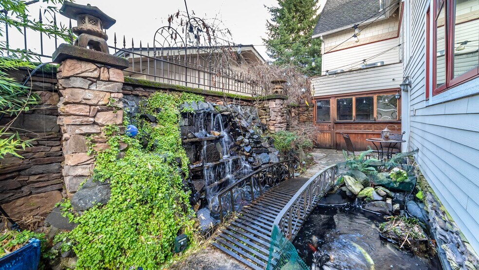 More Photos Of 1313 Washington St, Sumner Religious Facility For Sale