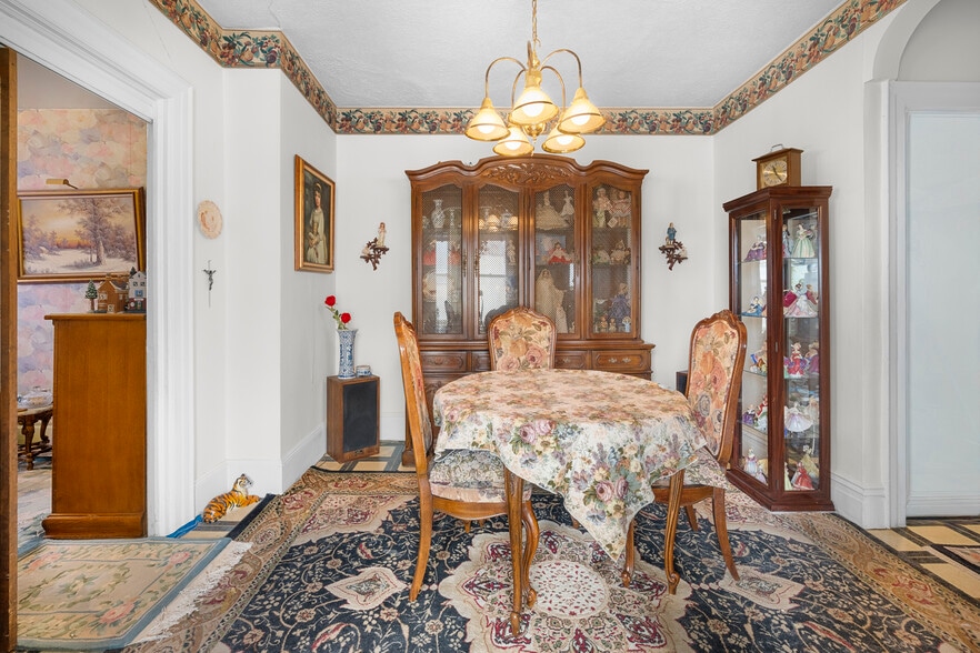 More Photos Of 3172 44th St, Astoria Multifamily For Sale