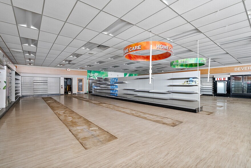 More Photos Of 43 S Maple St, Grant Freestanding For Sale