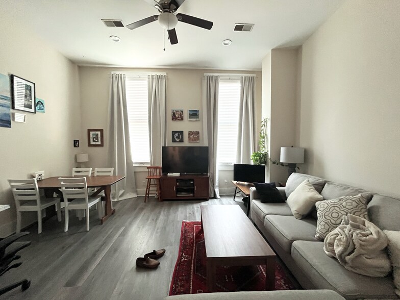 More Photos Of 289-291 King St, Charleston Apartments For Sale