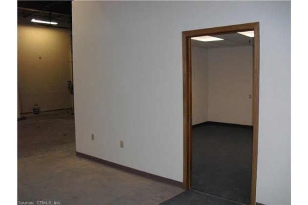More Photos Of 755 1st Ave, West Haven Warehouse For Lease