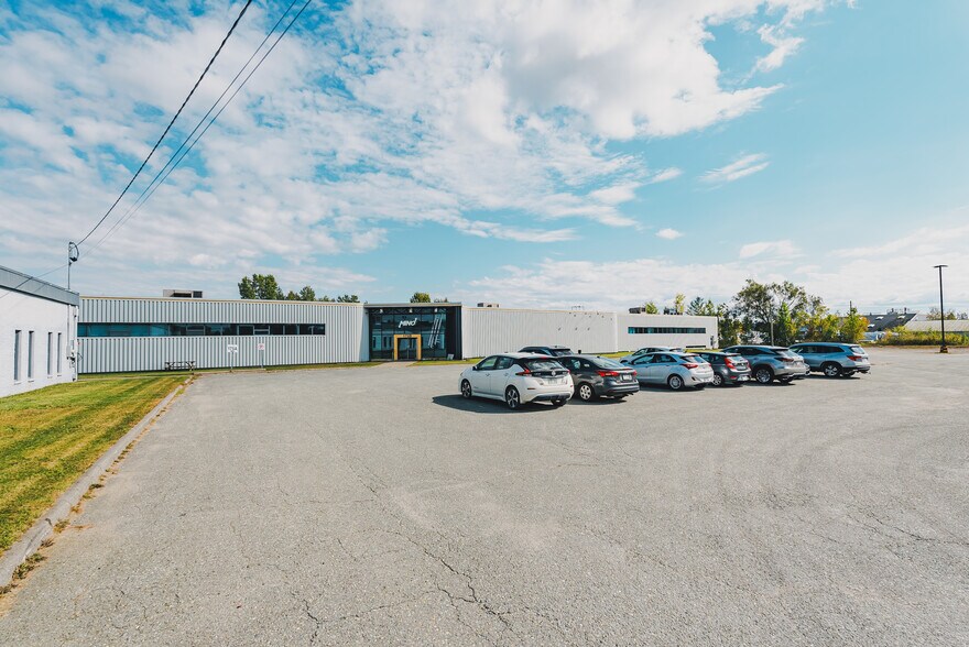 More Photos Of 175 Rue Péladeau, Magog Industrial For Lease