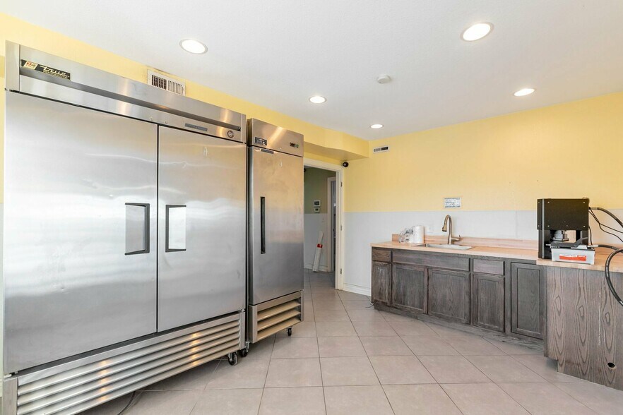 More Photos Of 745 Federal Blvd, Denver Office Residential For Lease