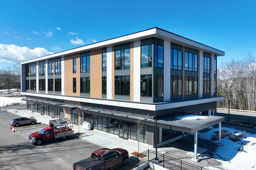 More Photos Of 10 Market St, Scarborough Office For Sale