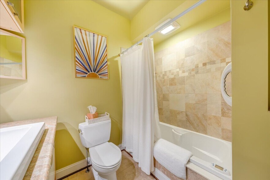 More Photos Of 1526 Franklin Rd SW, Roanoke Hospitality For Sale