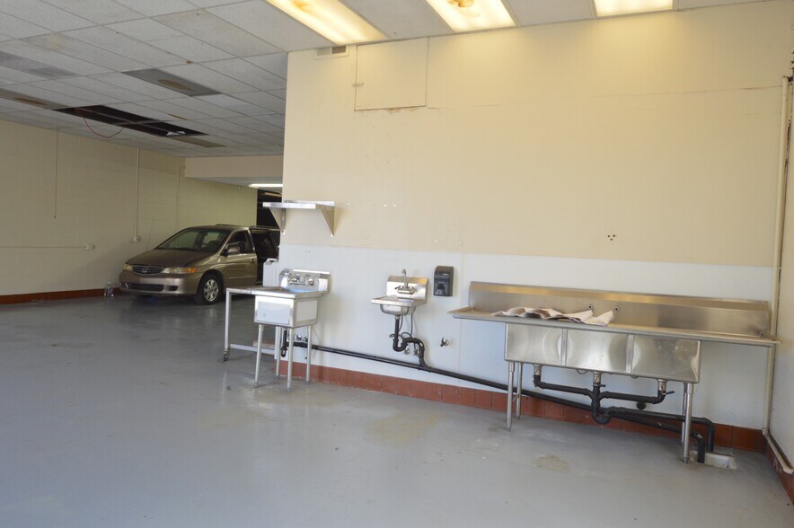 More Photos Of 3365 Martin Luther King Jr Blvd, Lynwood Unknown For Lease