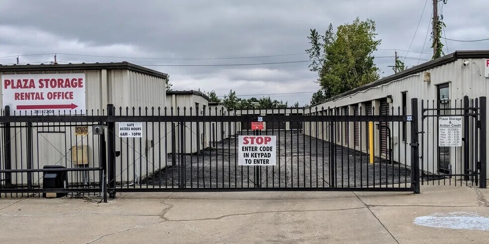 More Photos Of 2300 W 31st St, Lawrence Self Storage For Sale