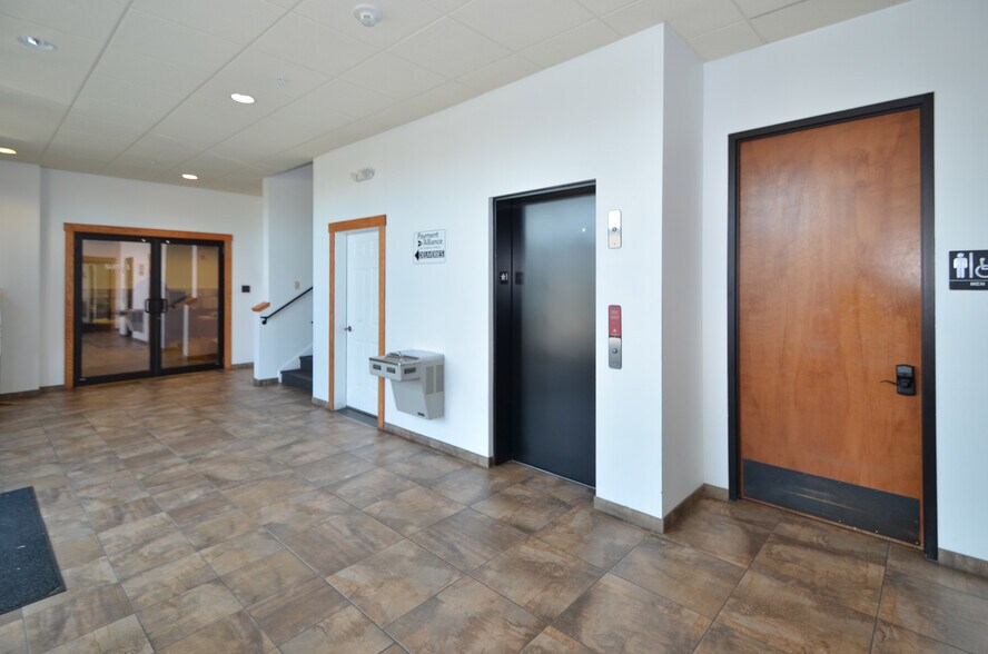 More Photos Of 970 S 29th St W, Billings Office For Sale