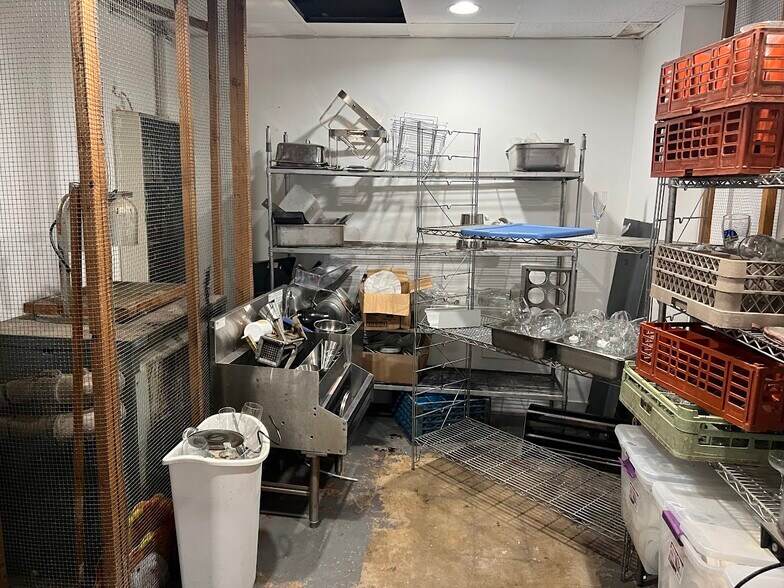 More Photos Of 148 NW 167th St, Miami Hotel For Lease