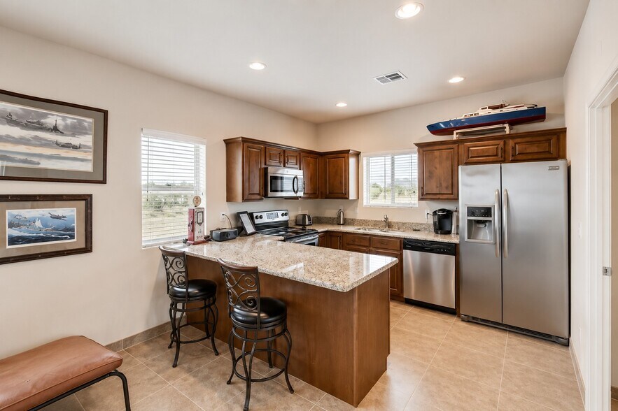 More Photos Of 34755 N 51st St, Cave Creek Warehouse For Lease