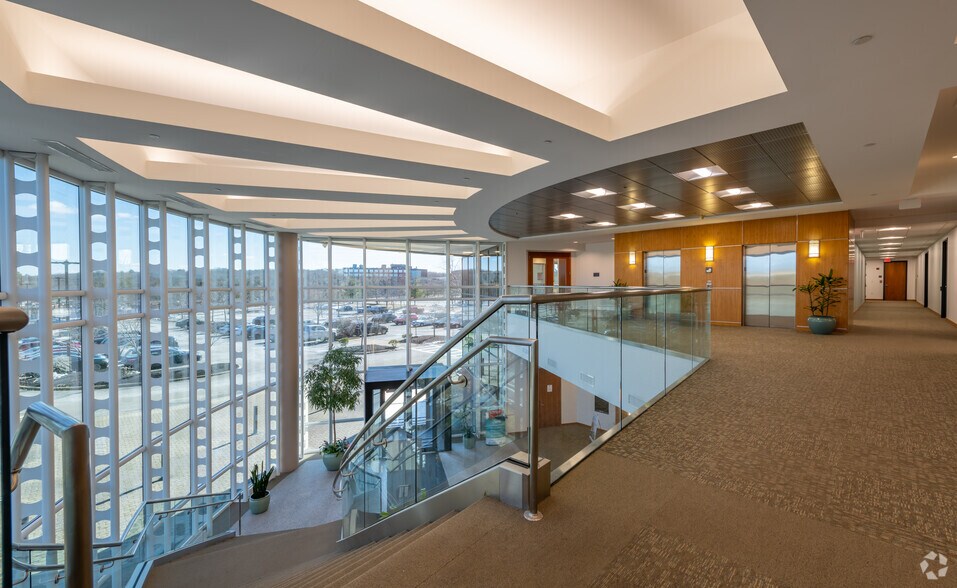 More Photos Of 175 Crossing Blvd, Framingham Office For Lease