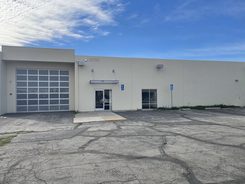 Primary Photo Of 11760 Slauson Ave, Santa Fe Springs Manufacturing For Lease