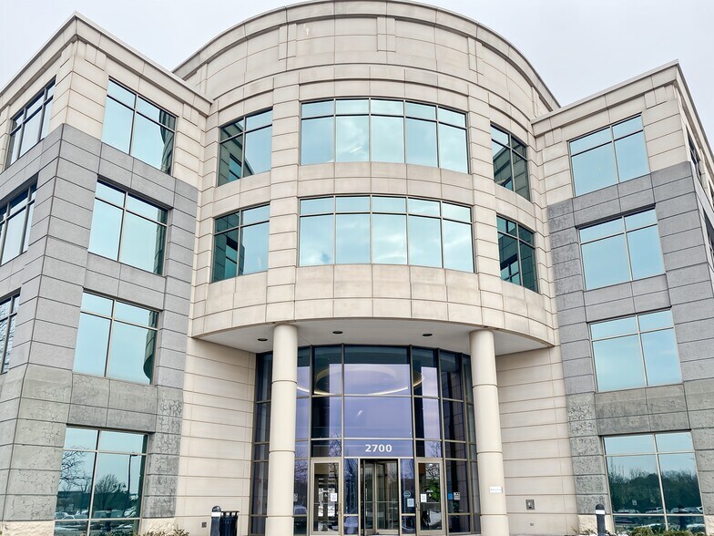 More Photos Of 2700 Patriot Blvd, Glenview Coworking Space