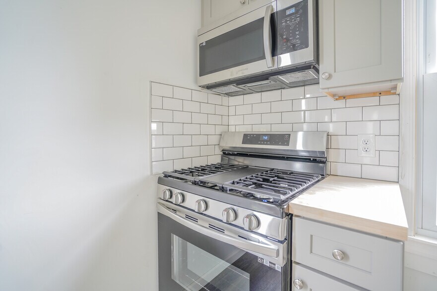 More Photos Of 625 Byberry Rd, Philadelphia Funeral Home For Sale
