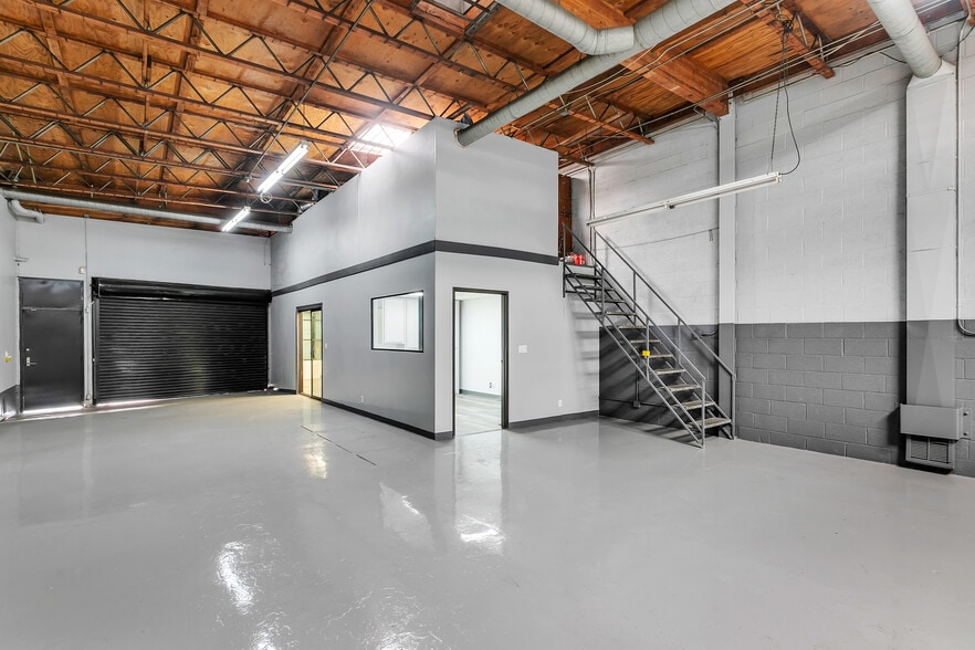 More Photos Of 1652 S La Cienega Blvd, Los Angeles Auto Repair For Sale