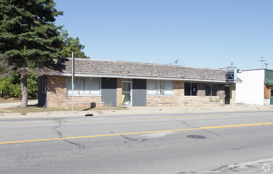 More Photos Of 107 S Charles St, White Cloud Freestanding For Sale