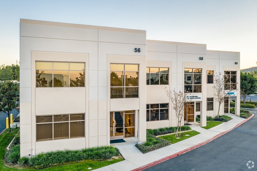 More Photos Of 58 Tesla, Irvine Flex For Lease