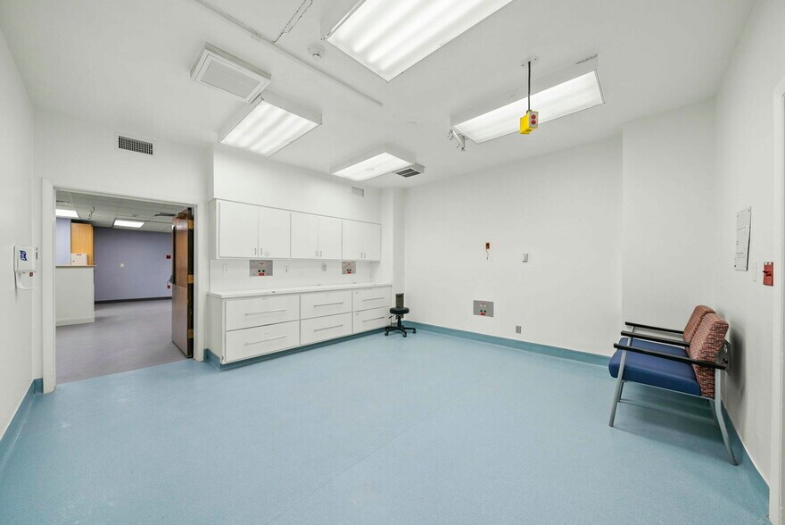 More Photos Of 1600 Jenks Ave, Panama City Medical For Sale
