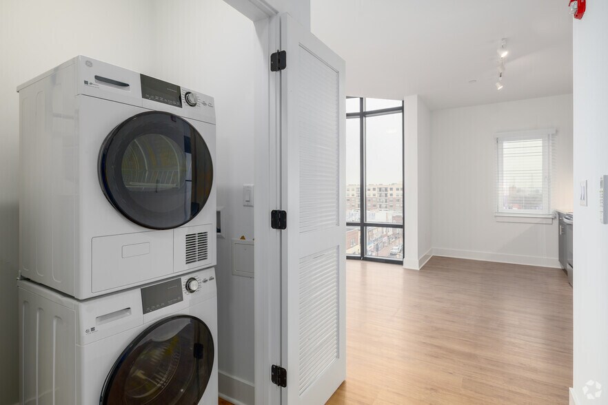 More Photos Of 300 E Main St, Bound Brook Apartments For Lease