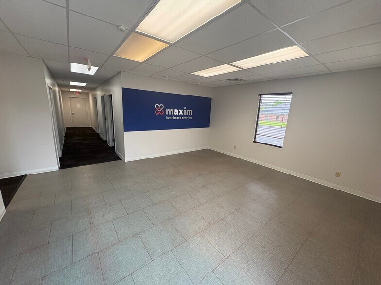 More Photos Of 3015-3019 Greystone Sq, Jackson Medical For Lease