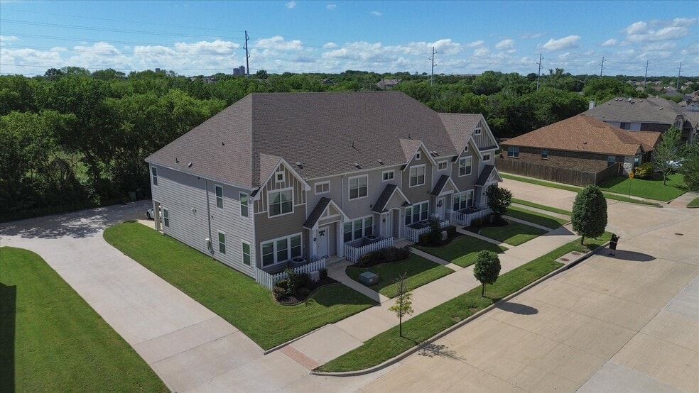 More Photos Of 101 Springtree St, Denton Apartments For Sale