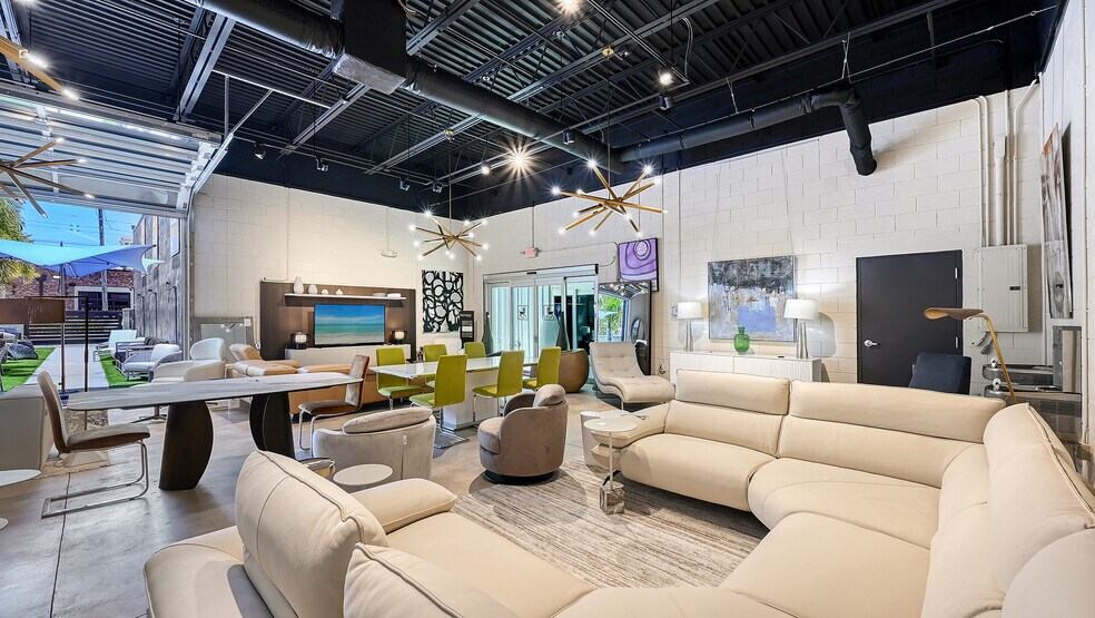 More Photos Of 622 Central Ave, Sarasota Freestanding For Sale