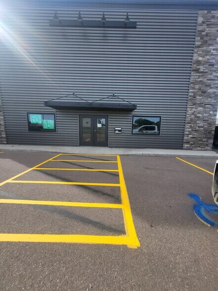 More Photos Of 1131 Lincoln Ave SW, Huron Freestanding For Lease