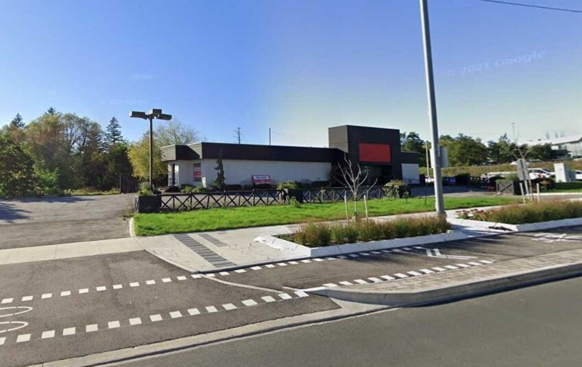 More Photos Of 11488 Yonge St, Richmond Hill Freestanding For Lease