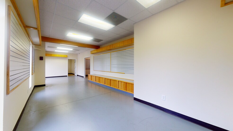 More Photos Of 3663-3673 Alamance Rd, Burlington Flex For Lease