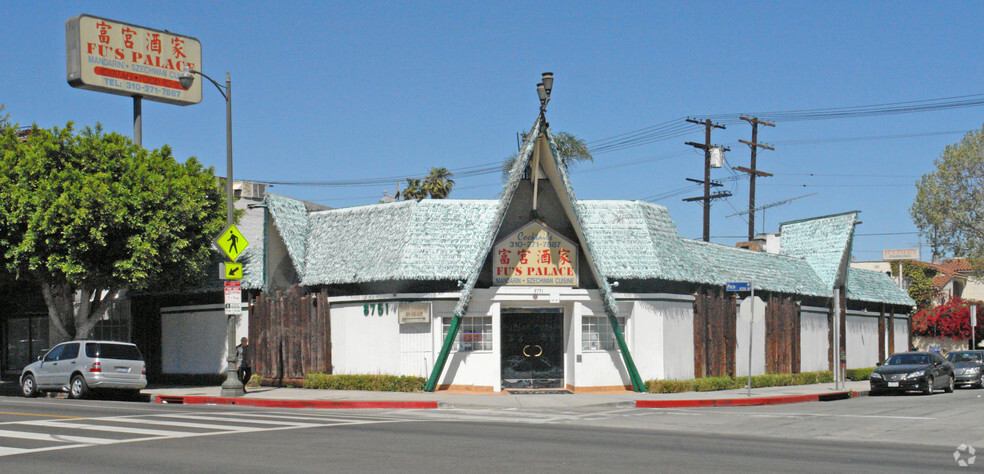 Primary Photo Of 8751 W Pico Blvd, Los Angeles Restaurant For Lease