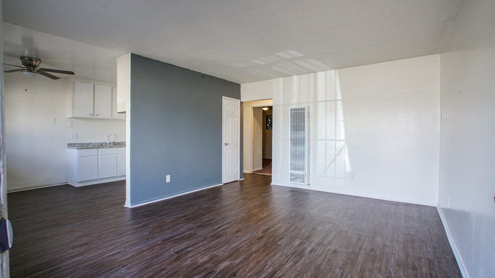 More Photos Of 634 W 92nd St, Los Angeles Apartments For Sale