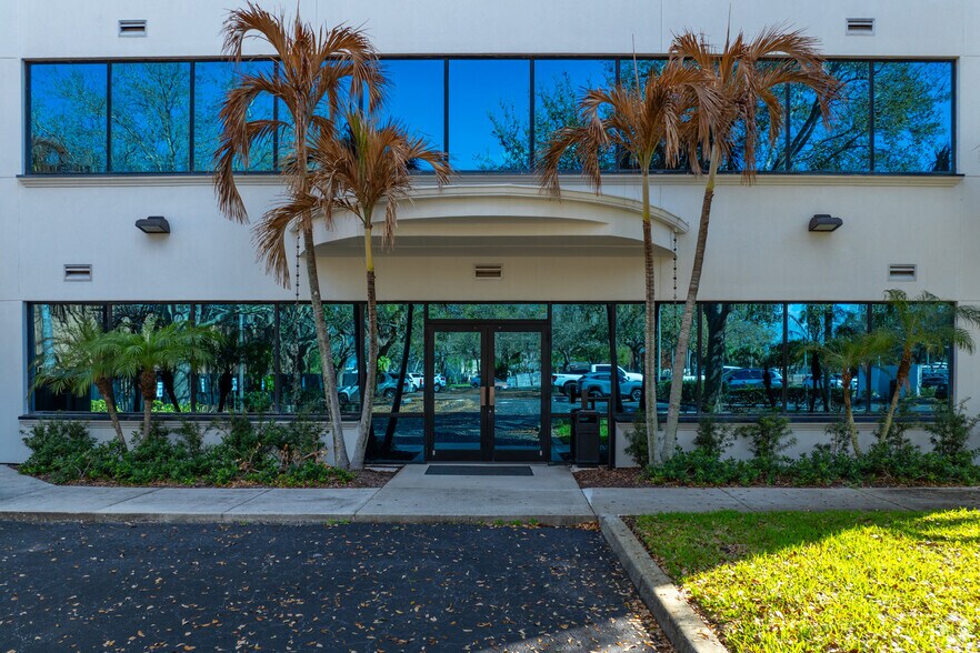 More Photos Of 202 N Harbor City Blvd, Melbourne Office For Lease