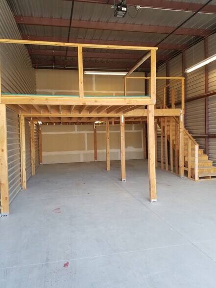 More Photos Of 22406 N Black Canyon Hwy, Phoenix Warehouse For Sale
