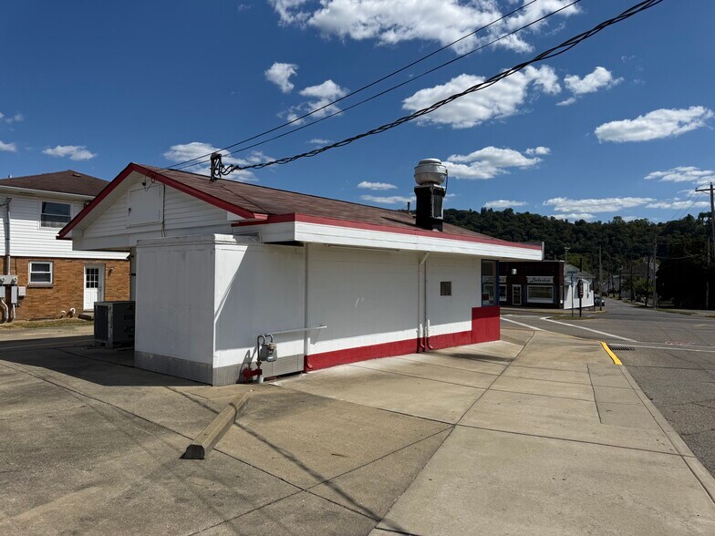 More Photos Of 3795 Central Ave, Shadyside Freestanding For Sale