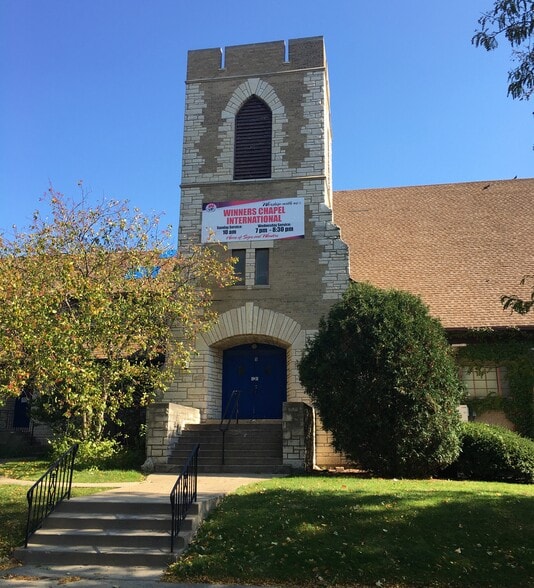 More Photos Of 6015 N Francisco Ave, Chicago Religious Facility For Sale