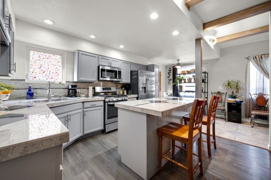 More Photos Of 2105 E Platte Ave, Colorado Springs Hotel For Sale