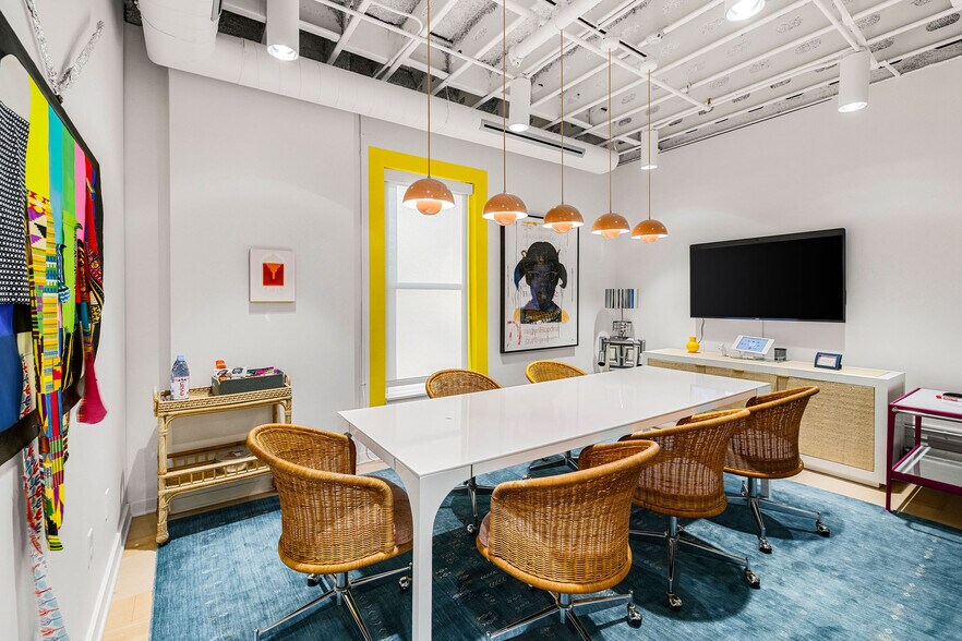 More Photos Of 125 W Central Ave, Bentonville Office For Sale