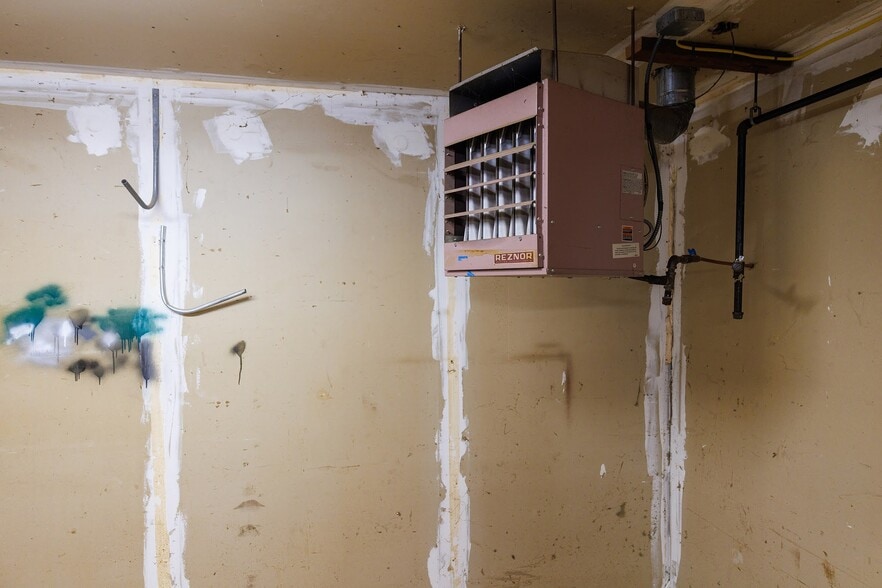 More Photos Of 144 S Main St, Brooklyn Medical For Lease