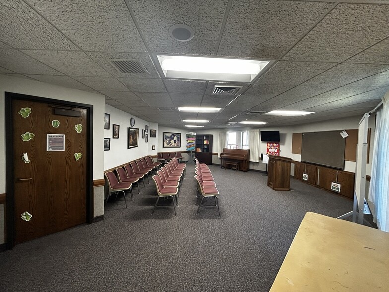 More Photos Of 18425 Ingomar st, Reseda Religious Facility For Sale