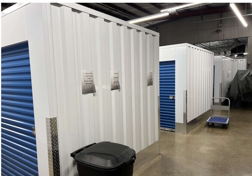 More Photos Of 5 Old Bradley St, East Haven Self Storage For Sale