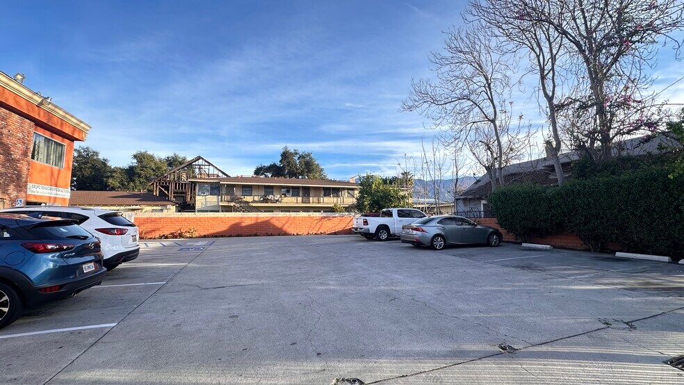 More Photos Of 708 N Marengo Ave, Pasadena Storefront Retail Office For Sale