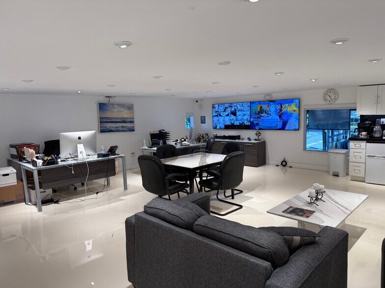 More Photos Of 990 NW 13th Ter, Fort Lauderdale Warehouse For Sale