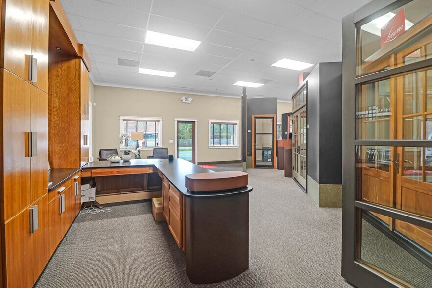 More Photos Of 720 Dupont Rd, Charleston Light Distribution For Sale