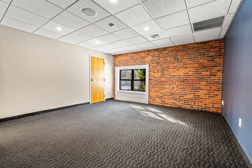 More Photos Of 1 Harris St, Newburyport Medical For Lease