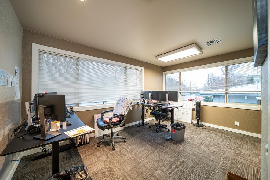 More Photos Of 1400 Broadway, Bellingham Office For Lease