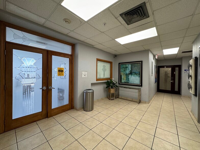 More Photos Of 1720 Harrison St, Hollywood Office Residential For Sale