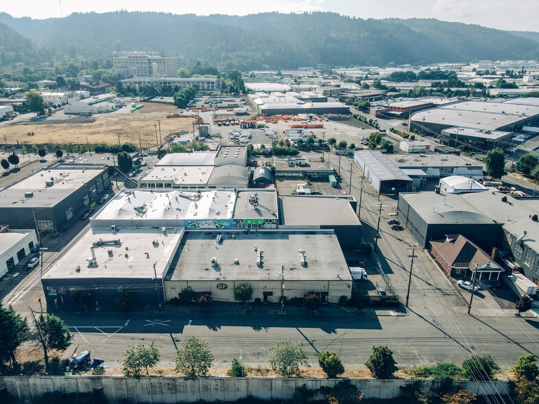 More Photos Of 2331 NW 23rd Ave, Portland Warehouse For Lease